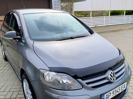 Фольксваген Гольф Плюс 2007 в Запорожье на Automoto.ua Серый Фольксваген Гольф Плюс, объемом двигателя 1.6 л и пробегом 262 тыс. км за 7000 $, фото 1 на Automoto.ua