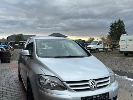 Фольксваген Гольф Плюс 2007 в Луцке на Automoto.ua Серый Фольксваген Гольф Плюс, объемом двигателя 1.6 л и пробегом 237 тыс. км за 6000 $, фото 1 на Automoto.ua