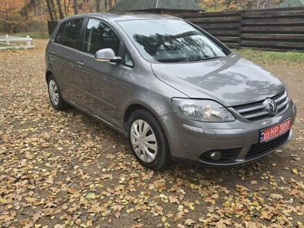 Фольксваген Гольф Плюс 2007 в Луцке на Automoto.ua Серый Фольксваген Гольф Плюс, объемом двигателя 1.6 л и пробегом 226 тыс. км за 6000 $, фото 1 на Automoto.ua