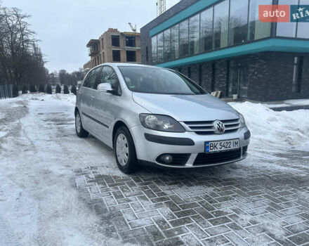 Сірий Фольксваген Golf Plus, об'ємом двигуна 1.6 л та пробігом 242 тис. км за 5800 $, фото 1 на Automoto.ua