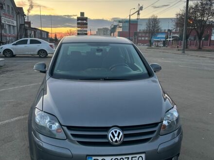 Серый Фольксваген Гольф Плюс, объемом двигателя 1.4 л и пробегом 218 тыс. км за 5500 $, фото 1 на Automoto.ua