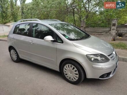 Серый Фольксваген Гольф Плюс, объемом двигателя 1.4 л и пробегом 193 тыс. км за 6400 $, фото 1 на Automoto.ua