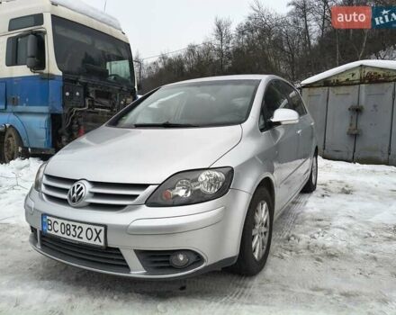 Серый Фольксваген Гольф Плюс, объемом двигателя 1.6 л и пробегом 214 тыс. км за 5400 $, фото 1 на Automoto.ua