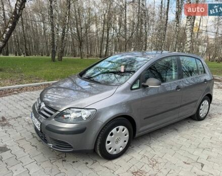 Сірий Фольксваген Golf Plus, об'ємом двигуна 1.6 л та пробігом 227 тис. км за 5900 $, фото 1 на Automoto.ua
