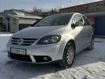 Серый Фольксваген Гольф Плюс, объемом двигателя 1.6 л и пробегом 162 тыс. км за 6600 $, фото 1 на Automoto.ua