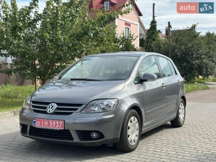 Серый Фольксваген Гольф Плюс, объемом двигателя 1.6 л и пробегом 206 тыс. км за 6300 $, фото 1 на Automoto.ua