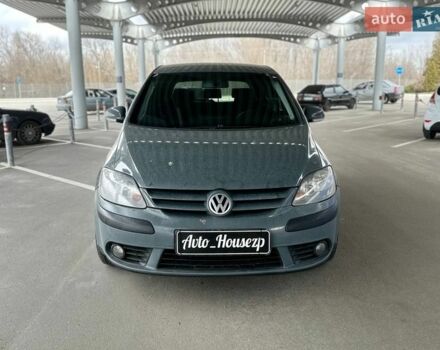 Серый Фольксваген Гольф Плюс, объемом двигателя 1.6 л и пробегом 216 тыс. км за 4999 $, фото 1 на Automoto.ua