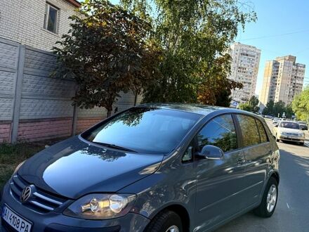 Серый Фольксваген Гольф Плюс, объемом двигателя 1.6 л и пробегом 214 тыс. км за 5500 $, фото 1 на Automoto.ua