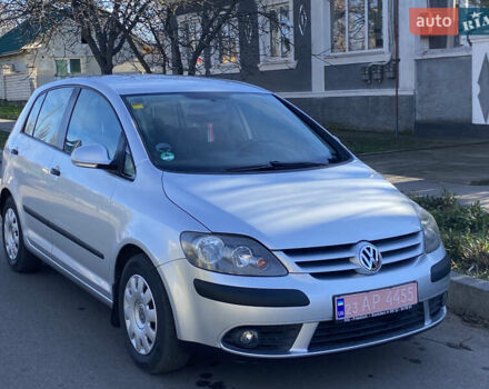 Сірий Фольксваген Golf Plus, об'ємом двигуна 1.6 л та пробігом 202 тис. км за 5800 $, фото 1 на Automoto.ua