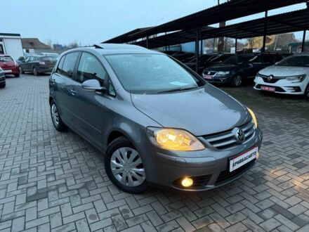 Серый Фольксваген Гольф Плюс, объемом двигателя 1.6 л и пробегом 227 тыс. км за 7300 $, фото 1 на Automoto.ua