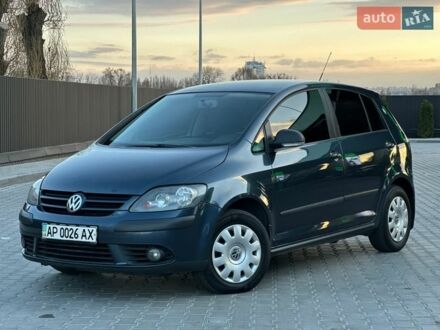 Серый Фольксваген Гольф Плюс, объемом двигателя 1.6 л и пробегом 233 тыс. км за 6700 $, фото 1 на Automoto.ua