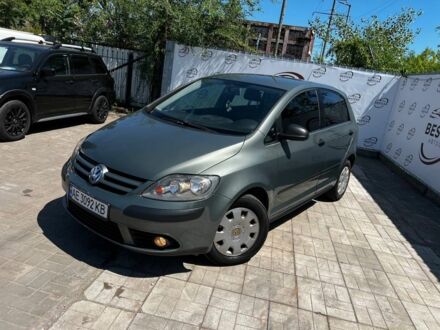 Фольксваген Golf Plus 2008 у Дніпро (Дніпропетровську) на Automoto.ua Сірий Фольксваген Golf Plus, об'ємом двигуна 1.6 л та пробігом 216 тис. км за 5999 $, фото 1 на Automoto.ua
