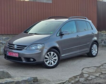 Серый Фольксваген Гольф Плюс, объемом двигателя 1.6 л и пробегом 227 тыс. км за 8899 $, фото 1 на Automoto.ua