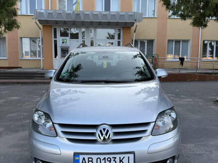 Серый Фольксваген Гольф Плюс, объемом двигателя 1.4 л и пробегом 226 тыс. км за 5900 $, фото 1 на Automoto.ua