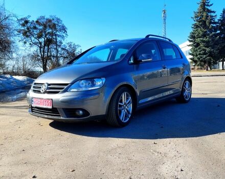 Серый Фольксваген Гольф Плюс, объемом двигателя 1.4 л и пробегом 248 тыс. км за 7400 $, фото 1 на Automoto.ua