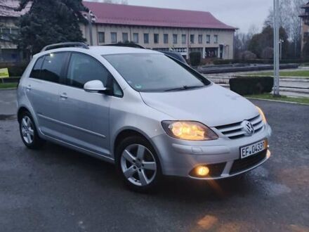 Серый Фольксваген Гольф Плюс, объемом двигателя 1.6 л и пробегом 240 тыс. км за 5999 $, фото 1 на Automoto.ua