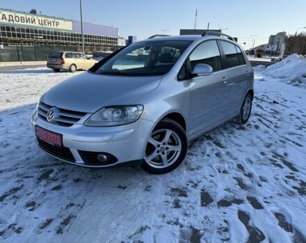 Серый Фольксваген Гольф Плюс, объемом двигателя 1.4 л и пробегом 152 тыс. км за 7797 $, фото 1 на Automoto.ua