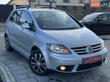 Серый Фольксваген Гольф Плюс, объемом двигателя 1.6 л и пробегом 208 тыс. км за 6490 $, фото 1 на Automoto.ua