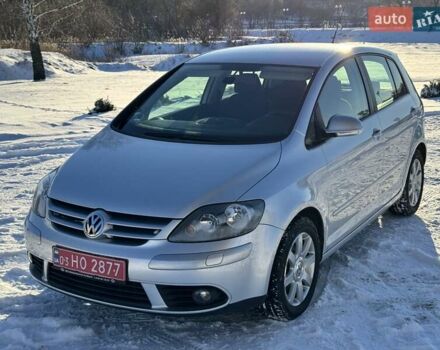 Серый Фольксваген Гольф Плюс, объемом двигателя 1.6 л и пробегом 127 тыс. км за 6950 $, фото 1 на Automoto.ua