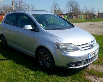 Серый Фольксваген Гольф Плюс, объемом двигателя 1.4 л и пробегом 28500 тыс. км за 7095 $, фото 1 на Automoto.ua