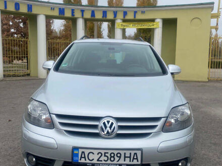 Серый Фольксваген Гольф Плюс, объемом двигателя 1.39 л и пробегом 220 тыс. км за 6100 $, фото 1 на Automoto.ua