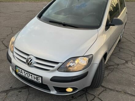 Серый Фольксваген Гольф Плюс, объемом двигателя 1.6 л и пробегом 238 тыс. км за 6990 $, фото 1 на Automoto.ua