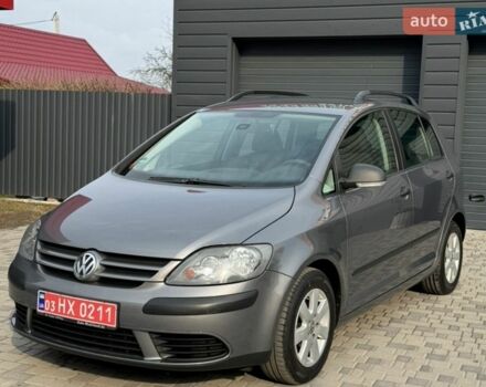 Серый Фольксваген Гольф Плюс, объемом двигателя 1.4 л и пробегом 209 тыс. км за 6500 $, фото 1 на Automoto.ua