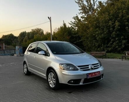 Серый Фольксваген Гольф Плюс, объемом двигателя 1.6 л и пробегом 200 тыс. км за 6550 $, фото 1 на Automoto.ua