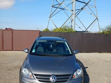 Фольксваген Гольф Плюс 2008 в Одессе на Automoto.ua Серый Фольксваген Гольф Плюс, объемом двигателя 1.4 л и пробегом 180 тыс. км за 6995 $, фото 1 на Automoto.ua