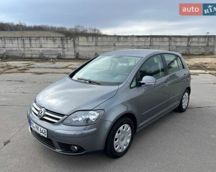 Серый Фольксваген Гольф Плюс, объемом двигателя 1.6 л и пробегом 154 тыс. км за 8699 $, фото 1 на Automoto.ua