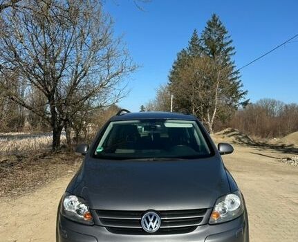 Серый Фольксваген Гольф Плюс, объемом двигателя 1.9 л и пробегом 240 тыс. км за 7200 $, фото 1 на Automoto.ua