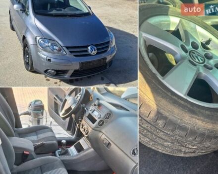 Серый Фольксваген Гольф Плюс, объемом двигателя 1.6 л и пробегом 200 тыс. км за 4999 $, фото 1 на Automoto.ua