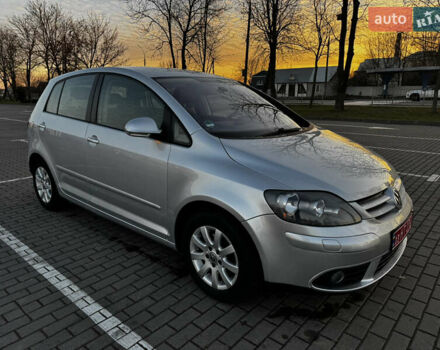 Сірий Фольксваген Golf Plus, об'ємом двигуна 1.6 л та пробігом 163 тис. км за 7499 $, фото 1 на Automoto.ua