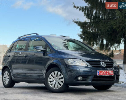 Серый Фольксваген Гольф Плюс, объемом двигателя 1.6 л и пробегом 196 тыс. км за 8199 $, фото 1 на Automoto.ua