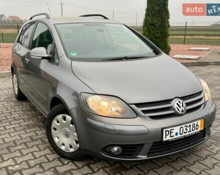 Серый Фольксваген Гольф Плюс, объемом двигателя 1.6 л и пробегом 231 тыс. км за 6750 $, фото 1 на Automoto.ua