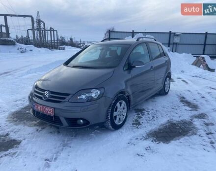 Серый Фольксваген Гольф Плюс, объемом двигателя 1.6 л и пробегом 165 тыс. км за 6480 $, фото 1 на Automoto.ua