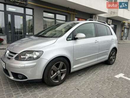 Серый Фольксваген Гольф Плюс, объемом двигателя 1.4 л и пробегом 226 тыс. км за 5400 $, фото 1 на Automoto.ua