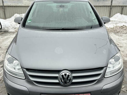 Серый Фольксваген Гольф Плюс, объемом двигателя 1.4 л и пробегом 178 тыс. км за 7300 $, фото 1 на Automoto.ua