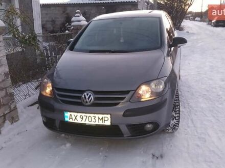 Серый Фольксваген Гольф Плюс, объемом двигателя 1.6 л и пробегом 276 тыс. км за 7200 $, фото 1 на Automoto.ua