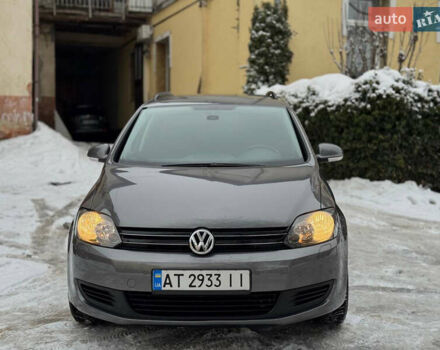 Серый Фольксваген Гольф Плюс, объемом двигателя 1.4 л и пробегом 242 тыс. км за 6400 $, фото 1 на Automoto.ua