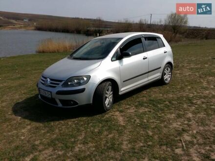 Серый Фольксваген Гольф Плюс, объемом двигателя 1.6 л и пробегом 250 тыс. км за 8350 $, фото 1 на Automoto.ua