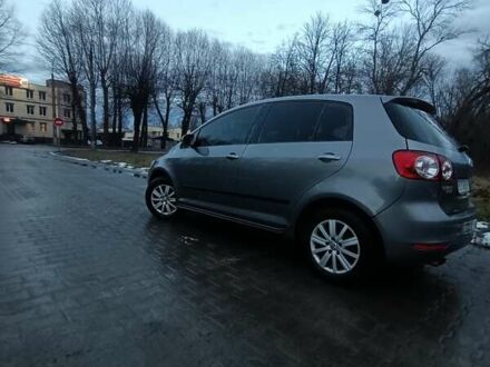 Фольксваген Гольф Плюс 2010 в Хмельницком на Automoto.ua Серый Фольксваген Гольф Плюс, объемом двигателя 1.4 л и пробегом 270 тыс. км за 6500 $, фото 1 на Automoto.ua