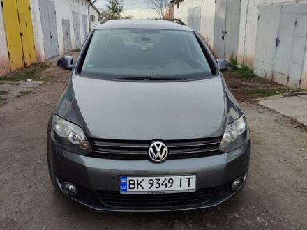 Серый Фольксваген Гольф Плюс, объемом двигателя 1.6 л и пробегом 257 тыс. км за 7700 $, фото 1 на Automoto.ua