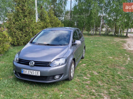 Фольксваген Гольф Плюс 2011 в Житомире на Automoto.ua Серый Фольксваген Гольф Плюс, объемом двигателя 1.6 л и пробегом 280 тыс. км за 7700 $, фото 1 на Automoto.ua