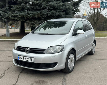 Серый Фольксваген Гольф Плюс, объемом двигателя 1.6 л и пробегом 260 тыс. км за 6850 $, фото 1 на Automoto.ua