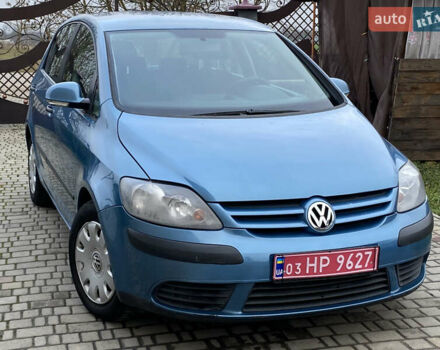 Синий Фольксваген Гольф Плюс, объемом двигателя 1.4 л и пробегом 132 тыс. км за 4700 $, фото 2 на Automoto.ua