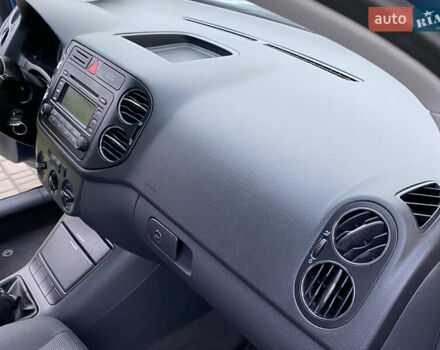 Синий Фольксваген Гольф Плюс, объемом двигателя 1.4 л и пробегом 132 тыс. км за 4700 $, фото 24 на Automoto.ua