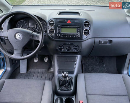 Синий Фольксваген Гольф Плюс, объемом двигателя 1.4 л и пробегом 132 тыс. км за 4700 $, фото 27 на Automoto.ua