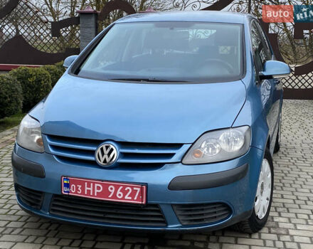 Синий Фольксваген Гольф Плюс, объемом двигателя 1.4 л и пробегом 132 тыс. км за 4700 $, фото 5 на Automoto.ua