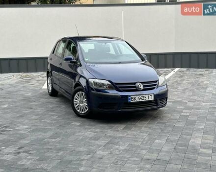 Синий Фольксваген Гольф Плюс, объемом двигателя 1.6 л и пробегом 237 тыс. км за 5850 $, фото 1 на Automoto.ua